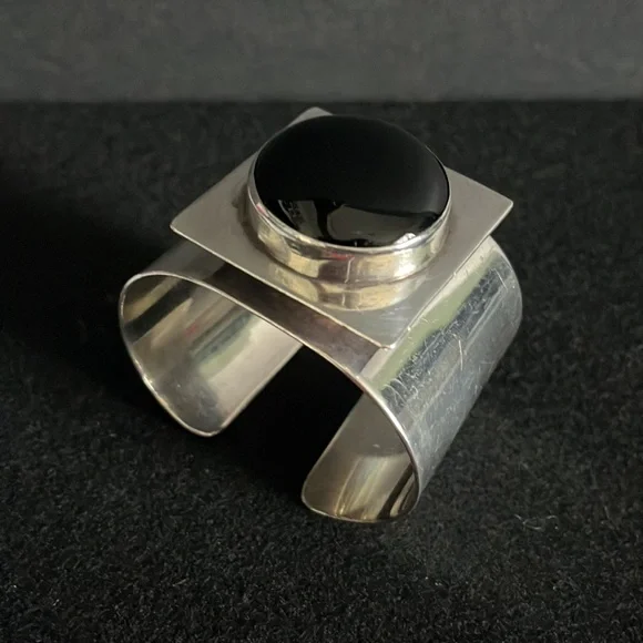 Mary Kay Sterling Silver Vintage Modernist Onyx Cuff Bracelet - Picture 17 of 17